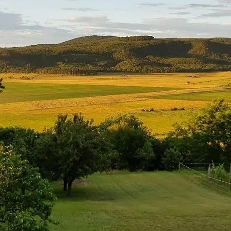 Sol Aquilonis Vendeghaz Дом отдыха *