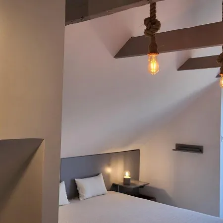 Sol Aquilonis Vendeghaz 度假居 *