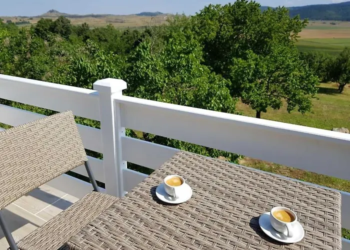 Semesterbostad Sol Aquilonis Vendeghaz *